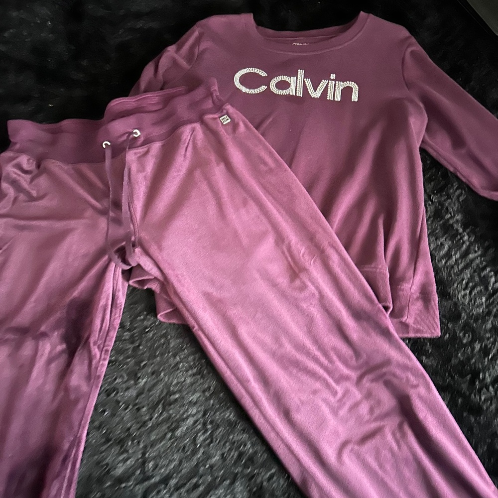 Calvin Klein Velour suite